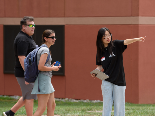 Student and parent during move in